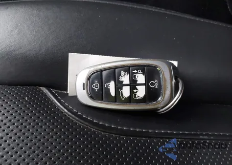 2022 Hyundai Santa Fe Calligraphy z USA, uszkodzony, nr VIN 5NMS5DAL2NH404452